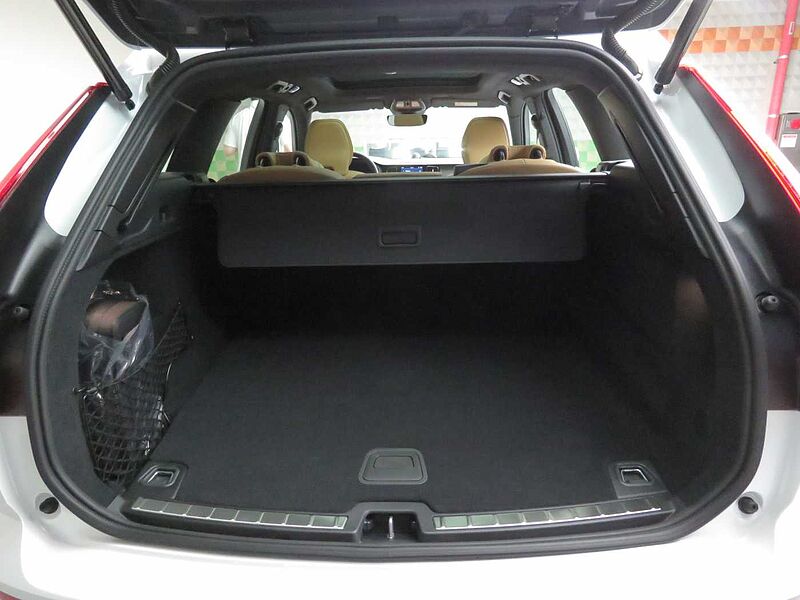 Volvo  Ultra, T8 AWD 플러그-인 하이브리드, 전기/가솔린, 브라이트