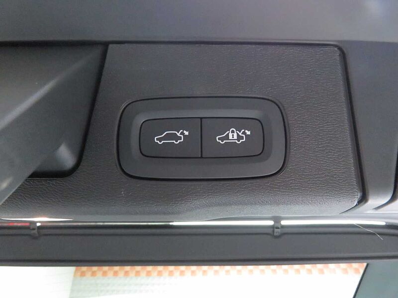Volvo  Ultra, T8 AWD 플러그-인 하이브리드, 전기/가솔린, 브라이트