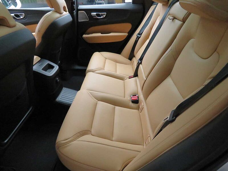Volvo  Ultra, T8 AWD 플러그-인 하이브리드, 전기/가솔린, 브라이트