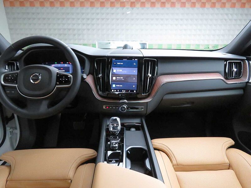 Volvo  Ultra, T8 AWD 플러그-인 하이브리드, 전기/가솔린, 브라이트