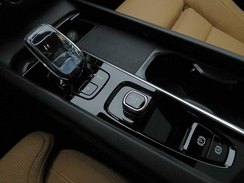 Volvo  Ultra, T8 AWD 플러그-인 하이브리드, 전기/가솔린, 브라이트