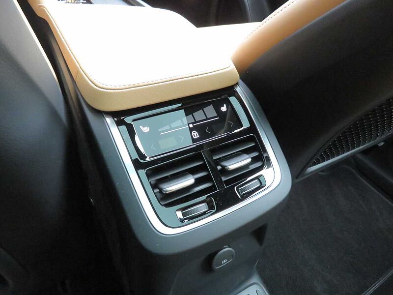 Volvo  Recharge Ultimate, T8 AWD 플러그-인 하이브리드, 전기/가솔린, 브라이트, 7 좌석
