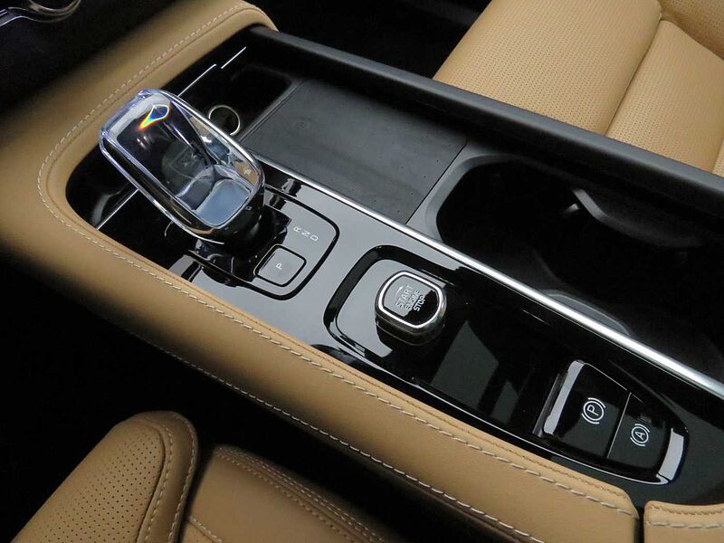 Volvo  Recharge Ultimate, T8 AWD 플러그-인 하이브리드, 전기/가솔린, 브라이트, 7 좌석