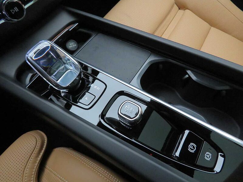 Volvo  Ultra, B6 AWD 마일드 하이브리드, 가솔린, 브라이트