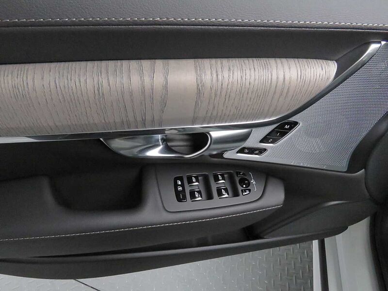 Volvo  Ultra, B5 마일드 하이브리드, 가솔린, 브라이트