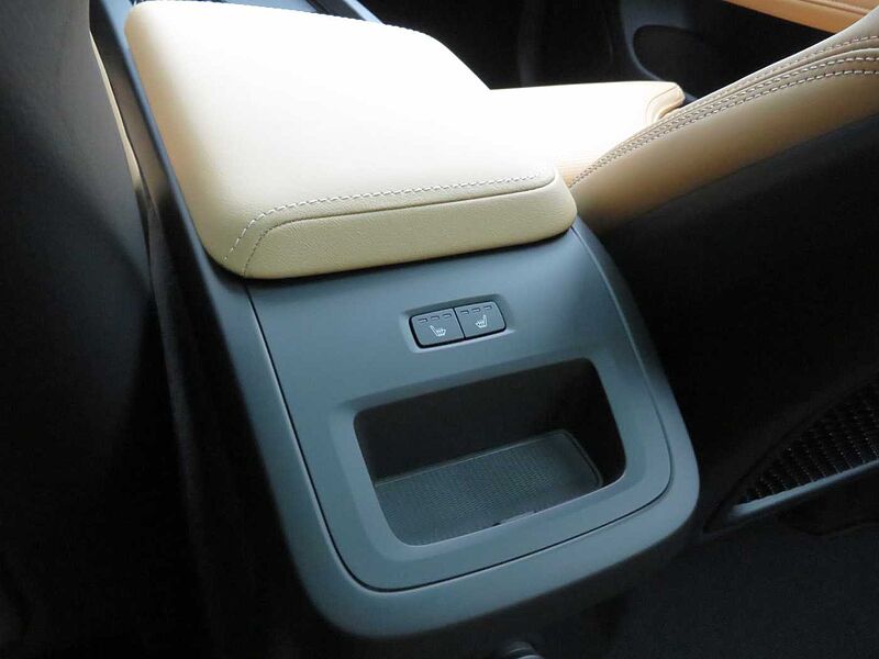 Volvo  Ultra, T8 AWD 플러그-인 하이브리드, 전기/가솔린, 브라이트