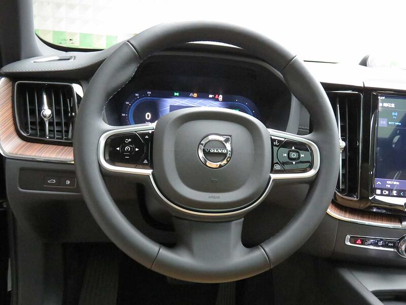 Volvo  Ultra, T8 AWD 플러그-인 하이브리드, 전기/가솔린, 브라이트