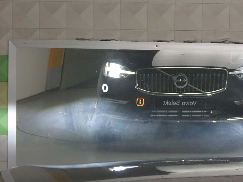 Volvo  Ultra, T8 AWD 플러그-인 하이브리드, 전기/가솔린, 브라이트