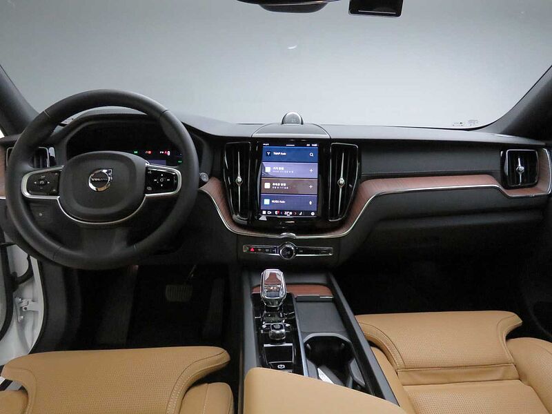 Volvo  Ultra, T8 AWD 플러그-인 하이브리드, 전기/가솔린, 브라이트