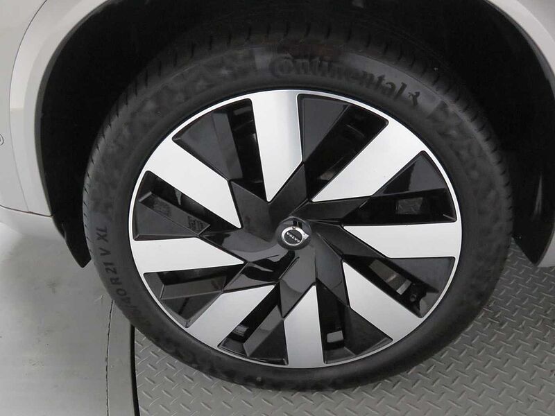 Volvo  Recharge Ultimate, T8 AWD 플러그-인 하이브리드, 전기/가솔린, 브라이트, 7 좌석