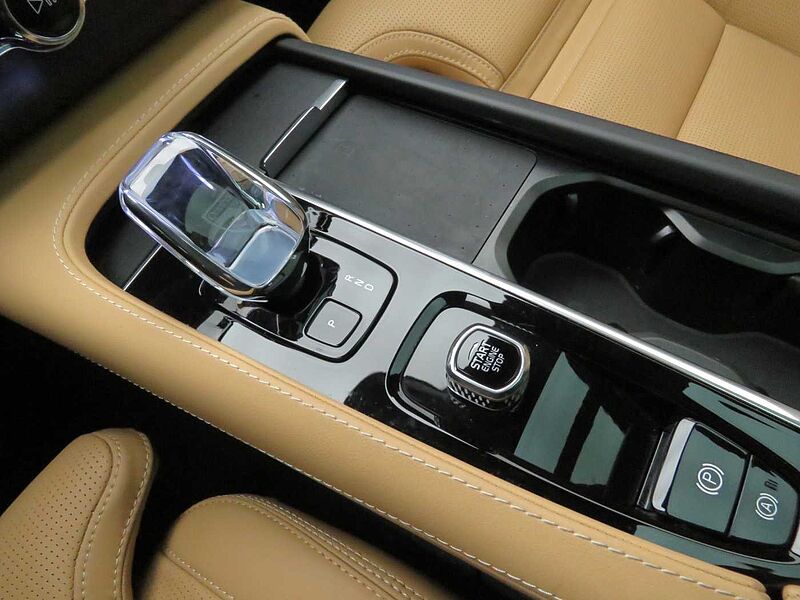 Volvo  Recharge Ultimate, T8 AWD 플러그-인 하이브리드, 전기/가솔린, 브라이트, 7 좌석