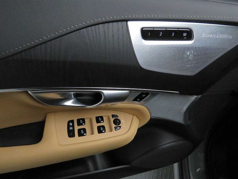 Volvo  Recharge Ultimate, T8 AWD 플러그-인 하이브리드, 전기/가솔린, 브라이트, 7 좌석