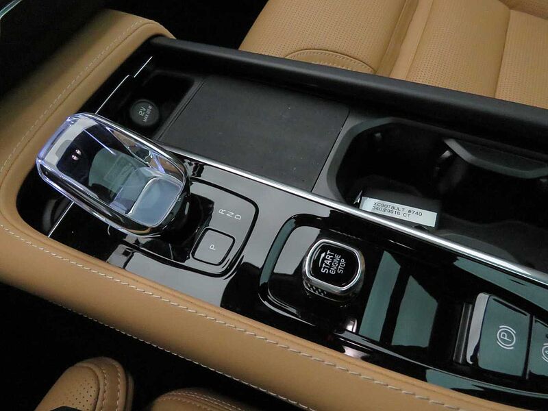 Volvo  Recharge Ultimate, T8 AWD 플러그-인 하이브리드, 전기/가솔린, 브라이트, 7 좌석