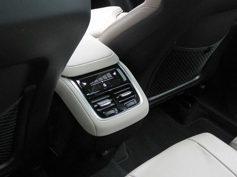 Volvo  Ultra, B6 AWD 마일드 하이브리드, 가솔린, 브라이트, 7 좌석