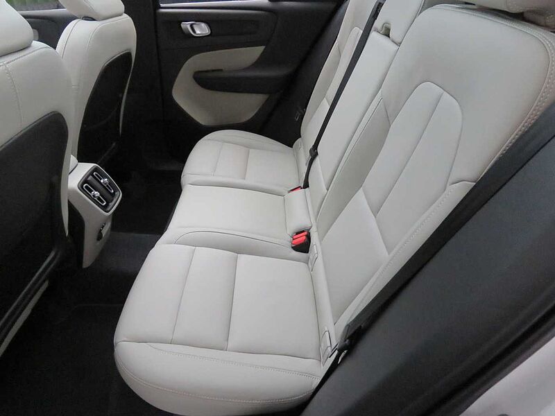 Volvo  Ultra, B4 AWD 마일드 하이브리드, 가솔린, 브라이트