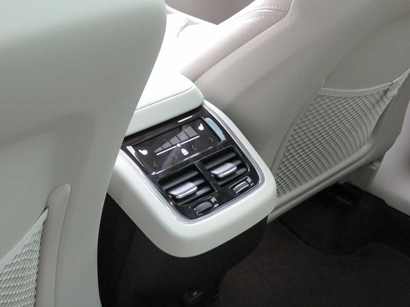 Volvo  Ultra, B5 AWD 마일드 하이브리드, 가솔린, 다크