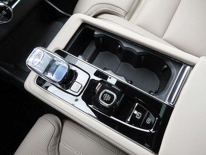 Volvo  Ultra, T8 AWD 플러그-인 하이브리드, 전기/가솔린, 브라이트, 7 좌석