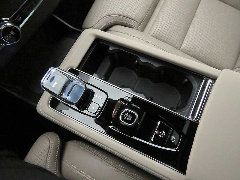 Volvo  Ultra, B6 AWD 마일드 하이브리드, 가솔린, 다크, 7 좌석