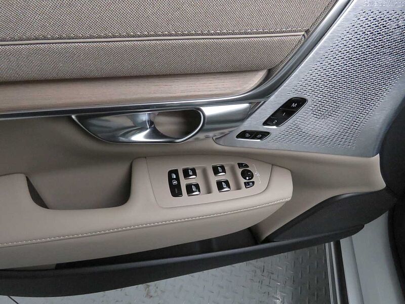 Volvo Ultra, B5 마일드 하이브리드, 가솔린, 브라이트