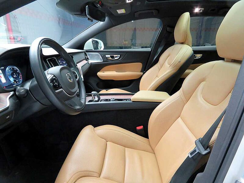 Volvo  Pro, B5 AWD mild hybrid