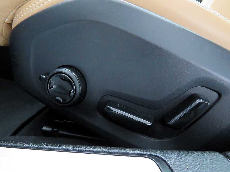 Volvo  Pro, B5 AWD mild hybrid