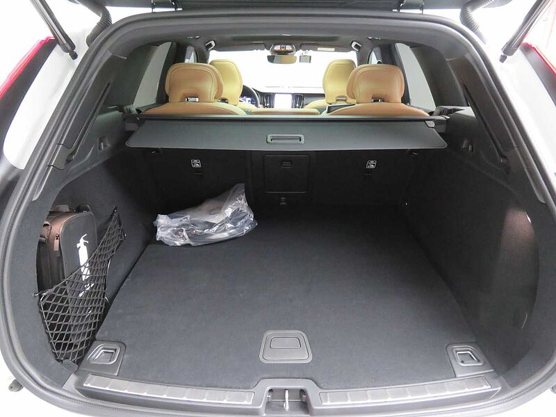 Volvo Ultra, T8 AWD 플러그-인 하이브리드, 전기/가솔린, 브라이트