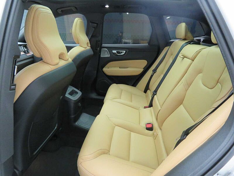 Volvo Ultra, T8 AWD 플러그-인 하이브리드, 전기/가솔린, 브라이트