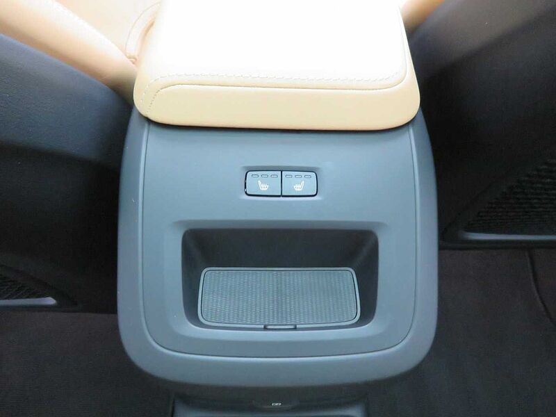 Volvo Ultra, T8 AWD 플러그-인 하이브리드, 전기/가솔린, 브라이트
