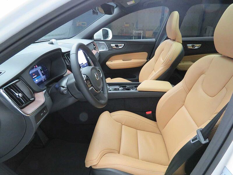 Volvo Ultra, T8 AWD 플러그-인 하이브리드, 전기/가솔린, 브라이트