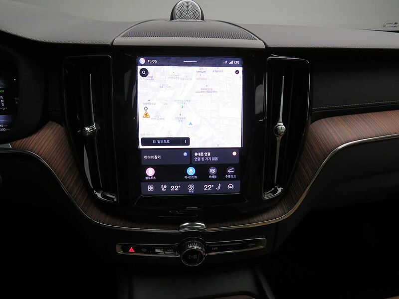 Volvo Ultra, T8 AWD 플러그-인 하이브리드, 전기/가솔린, 브라이트