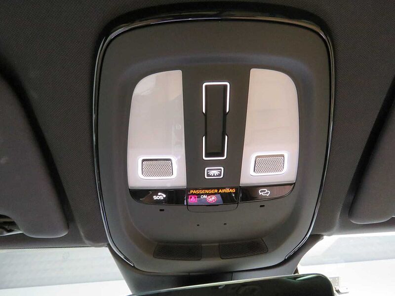 Volvo Ultra, T8 AWD 플러그-인 하이브리드, 전기/가솔린, 브라이트
