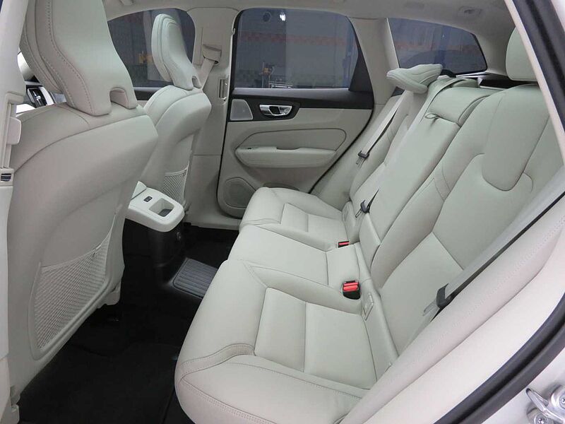 Volvo  Ultra, T8 AWD 플러그-인 하이브리드, 전기/가솔린, 브라이트