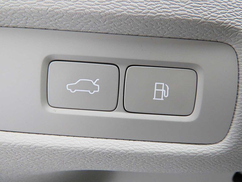Volvo  Ultra, T8 AWD 플러그-인 하이브리드, 전기/가솔린, 브라이트