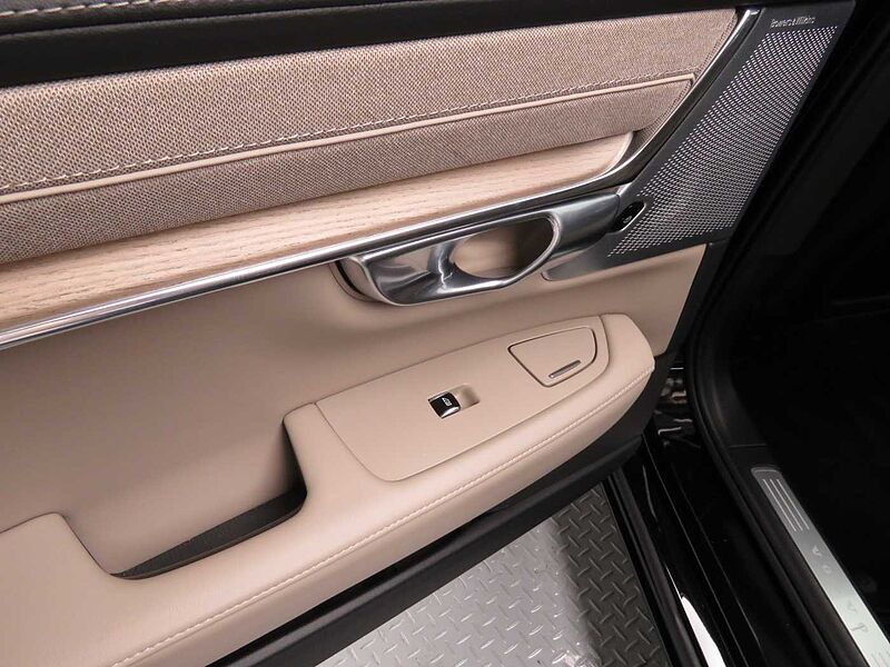 Volvo  Ultra, B5 마일드 하이브리드, 가솔린, 다크