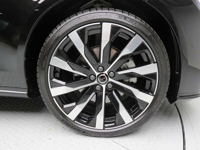 Volvo  Ultra, B5 마일드 하이브리드, 가솔린, 다크