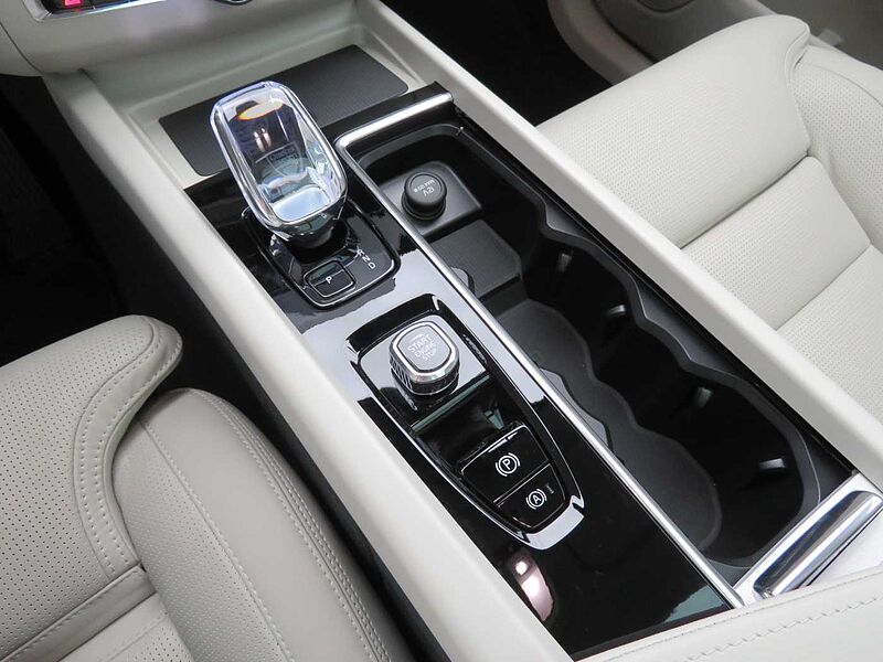 Volvo  Ultra, T8 AWD 플러그-인 하이브리드, 전기/가솔린, 브라이트