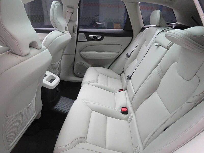 Volvo  Ultra, T8 AWD 플러그-인 하이브리드, 전기/가솔린, 브라이트