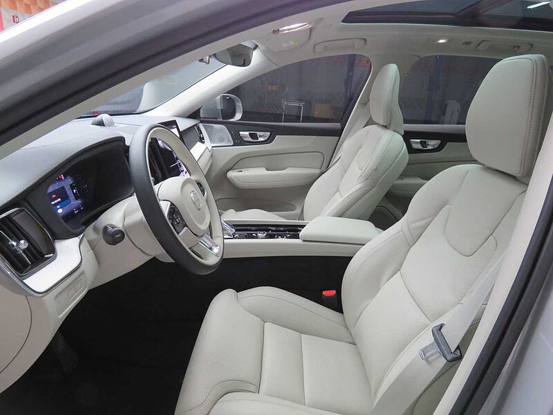 Volvo  Ultra, T8 AWD 플러그-인 하이브리드, 전기/가솔린, 브라이트