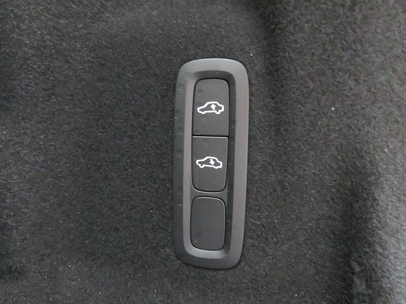 Volvo  Ultra, T8 AWD 플러그-인 하이브리드, 전기/가솔린, 브라이트