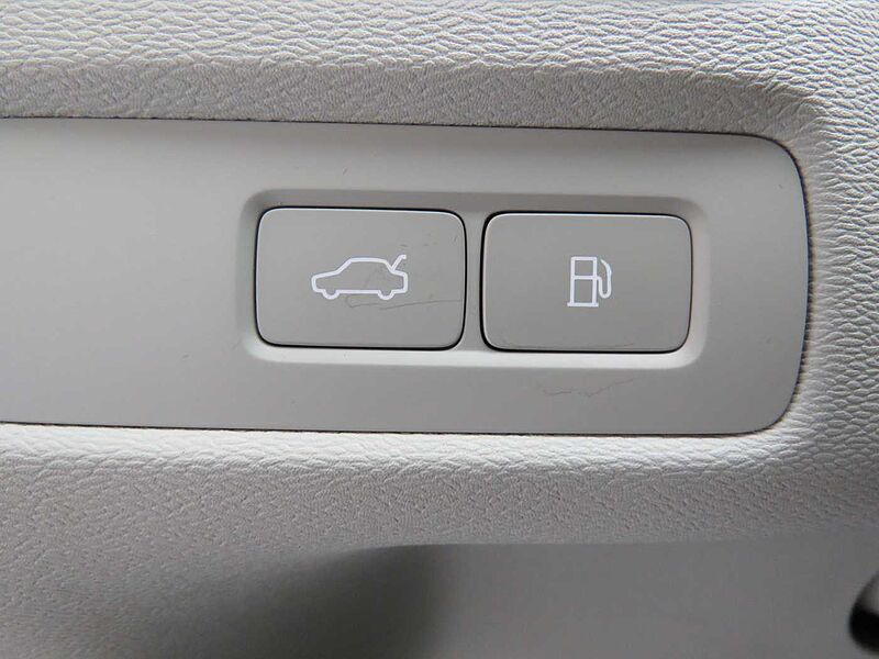 Volvo  Ultra, T8 AWD 플러그-인 하이브리드, 전기/가솔린, 브라이트