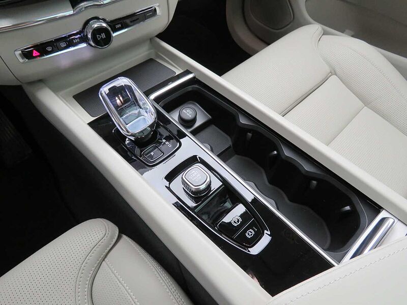 Volvo  Ultra, T8 AWD 플러그-인 하이브리드, 전기/가솔린, 브라이트