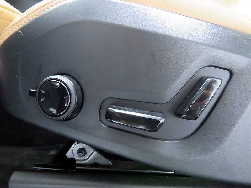 Volvo  Inscription, B6 AWD (300 hp) aut 5 seat, 분리된 7개의 좌석