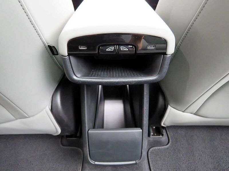 Volvo  Ultra, Twin Motor Performance, 순수 전기