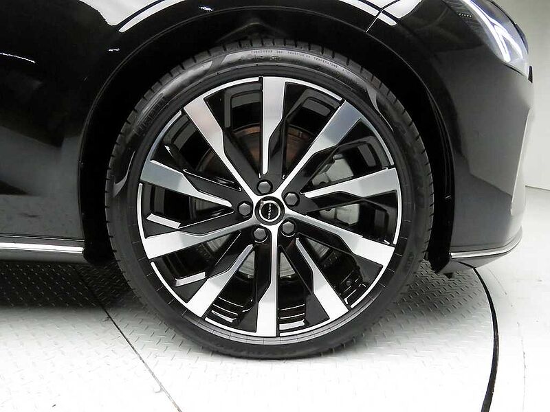 Volvo  Ultra, T8 AWD 플러그-인 하이브리드, 전기/가솔린, 브라이트