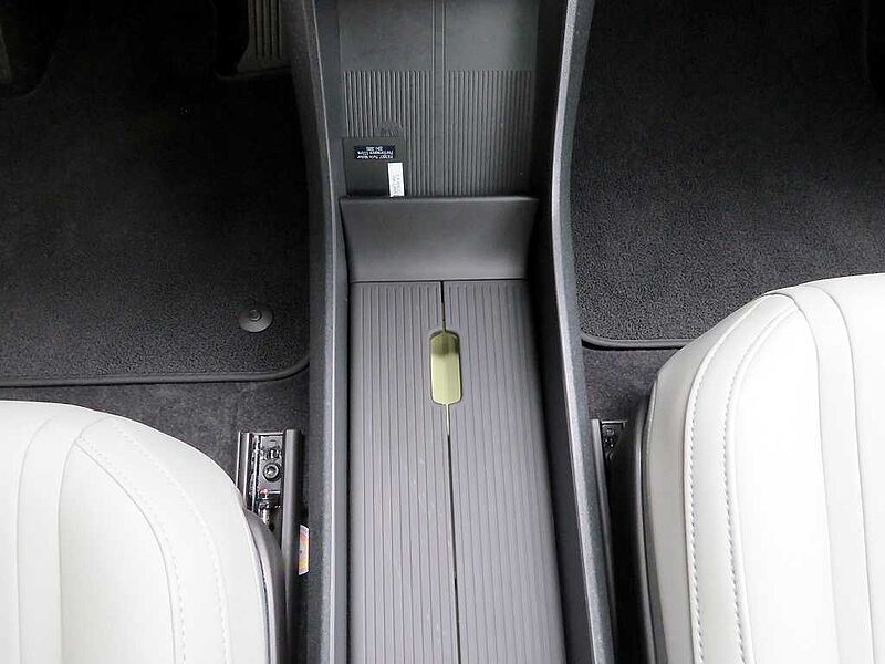 Volvo  Ultra, Twin Motor Performance, 순수 전기