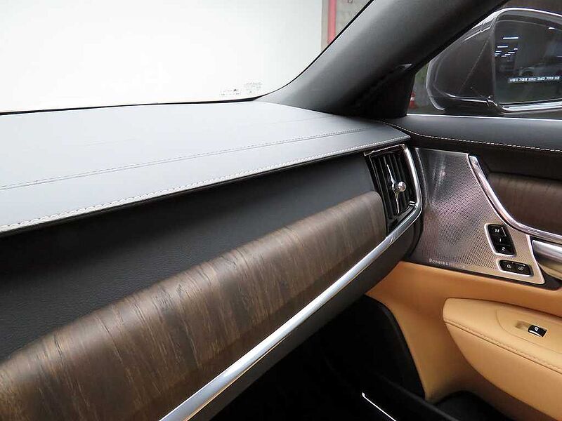 Volvo  Ultra, B5 마일드 하이브리드, 가솔린, 브라이트