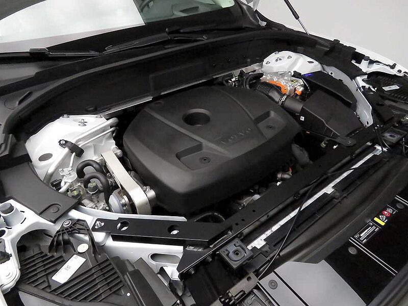 Volvo  Ultra, T8 AWD 플러그-인 하이브리드, 전기/가솔린, 브라이트