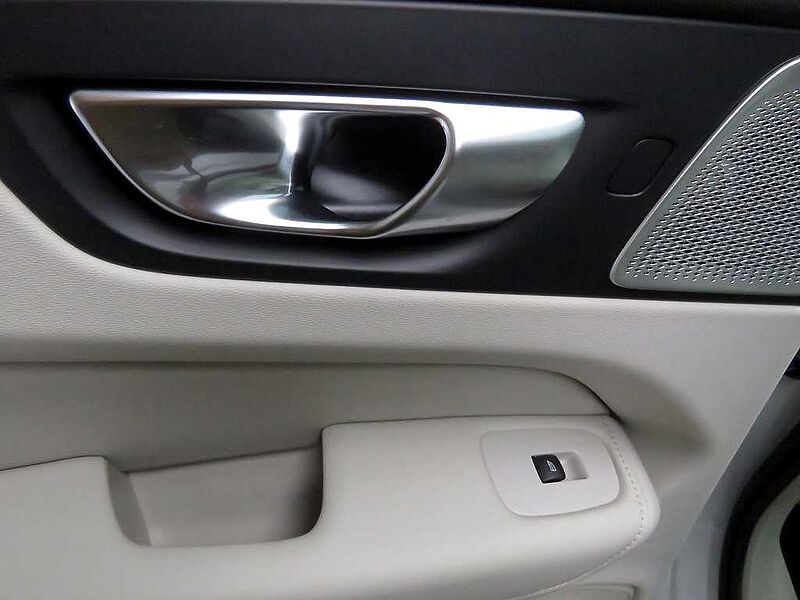 Volvo  Ultra, T8 AWD 플러그-인 하이브리드, 전기/가솔린, 브라이트