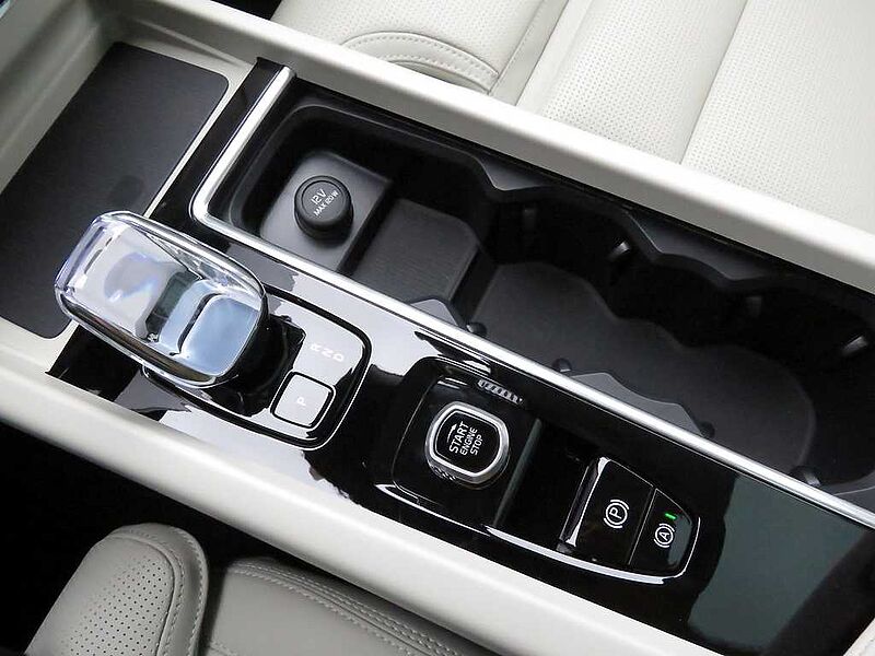 Volvo  Ultra, T8 AWD 플러그-인 하이브리드, 전기/가솔린, 브라이트