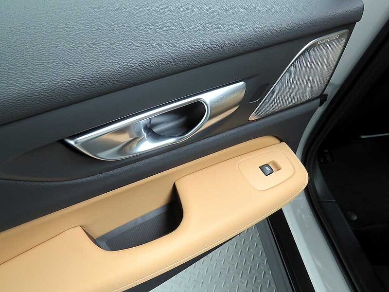 Volvo  Ultra, B5 AWD 마일드 하이브리드, 가솔린, 브라이트